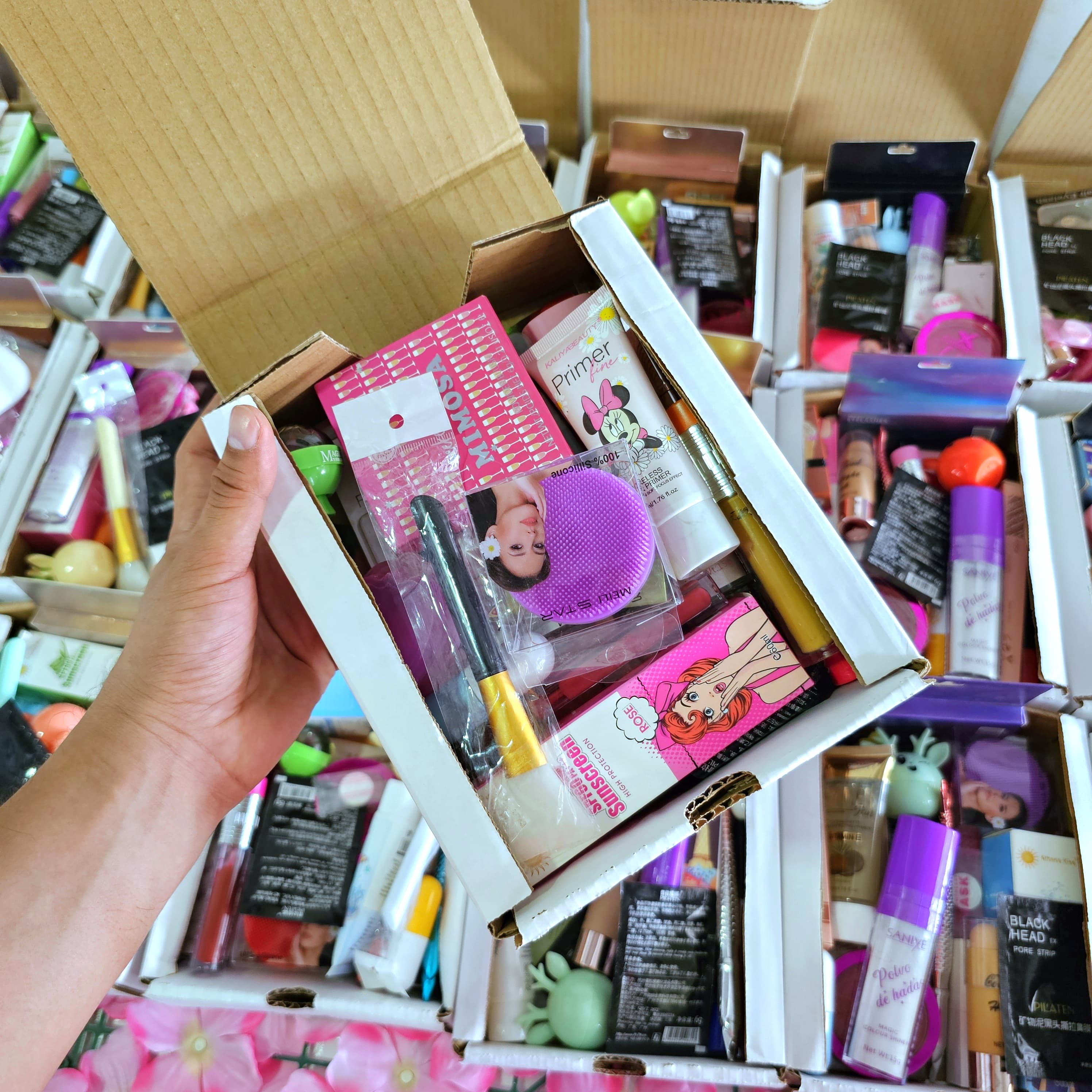 Mistery box de maquillaje "P"